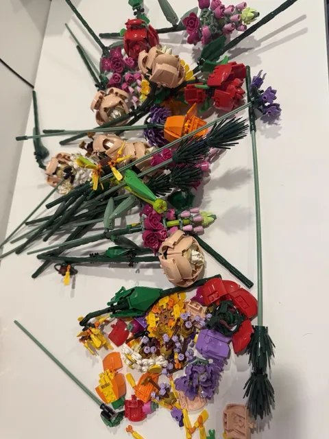 LEGO Flower Bouquet Bulk Lot Mixed Parts Flowers Plants Stems Multicolor