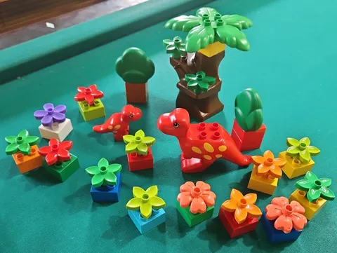 Lego Duplo Red w/ Yellow Spots Dinosaur Adult & Baby T-Rex W/ Tree & Flowers
