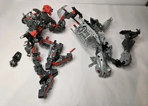 LEGO BIONICLE: Maxilos and Spinax (8924) See Description 