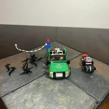 LEGO Marvel Super Heroes Spider-Cycle Chase set (76004) As Is