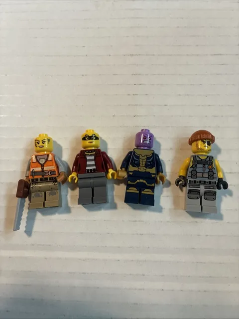 LEGO Minifigure Lot of 4 With Saw Accessorie