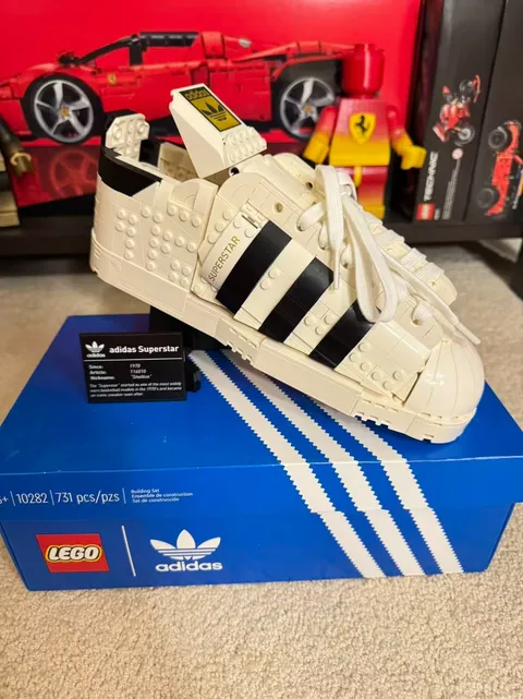 LEGO Icons: adidas Originals Superstar (10282)