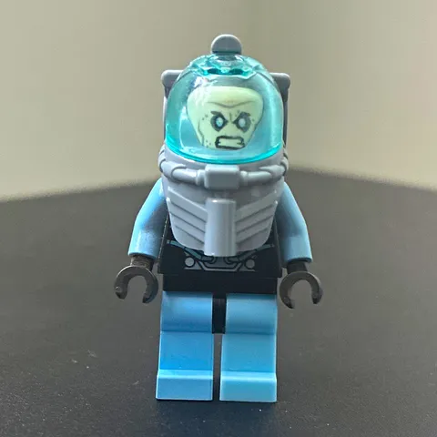 LEGO DC Comics Super Heroes Batman Mr. Freeze Minifigure w/ Helmet