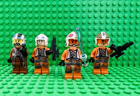 LEGO Star Wars Lot of 4 Rebel Pilots: LUKE SKYWALKER, ZIN, BIGGS, SNAP WEXLEY