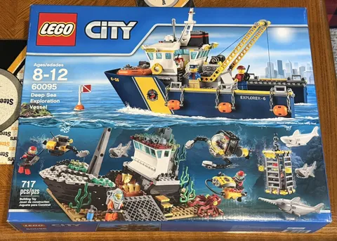 LEGO City 60095 Deep Sea Exploration Vessel.  BRAND NEW NIB