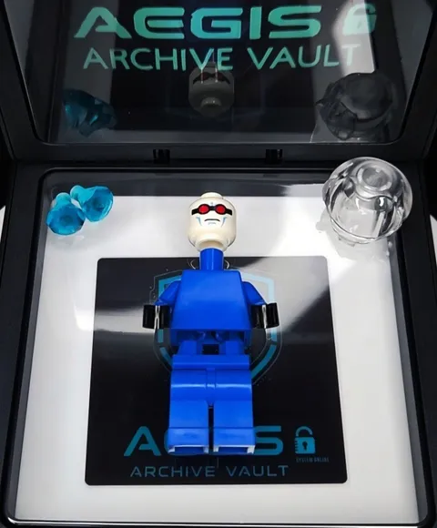 Lego 2006 Mr. Freeze Minifigure Bat011c01 Pristine Brand New Never Assembled