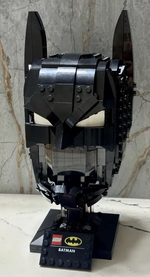 LEGO Batman Cowl 76182, DC Super Heroes, Display Stand, Batman COMPLETE