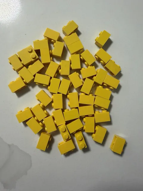 3004 LEGO 1x2 Brick Yellow (QTY 50)