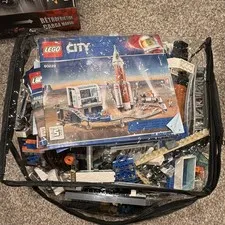 LEGO City Space Deep Space Rocket & Launch Control 60228 837 pcs Complete 