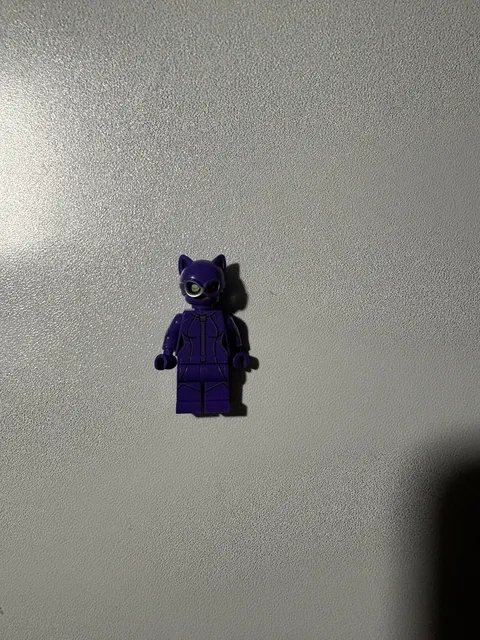 Lego The Batman Movie Catwoman purple outfit Super Heroes 70902 70923