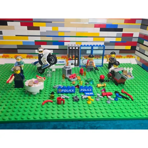 LEGO Police And Bandit Minifigure Bundle