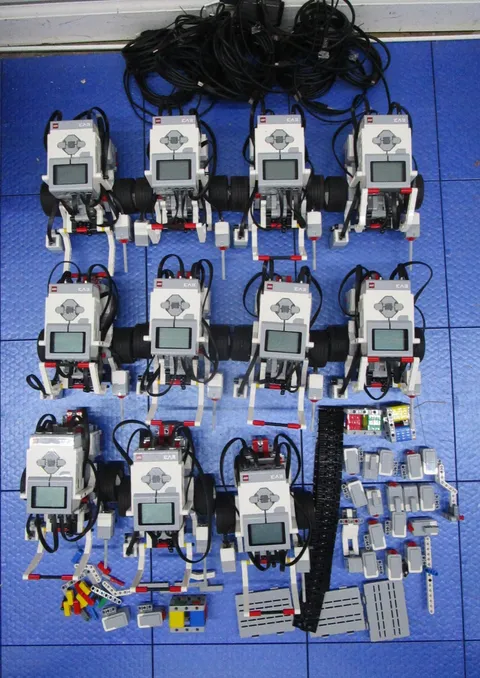 Lot of LEGO Mindstorms EV3 45544 Robots Motors Parts Intelligent Bricks