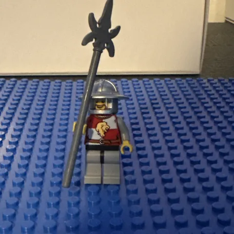 LEGO Kingdoms Lion Knight Minifigure with pike cas445 - set 7946 King's Castle