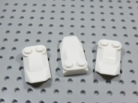 LEGO Lot of 3 White 3x2x2/3 Slopes Curved w/ Wing End BH