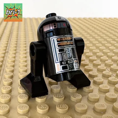 LEGO Star Wars 4/5/6: R2-Q5 Astromech, sw0213, 10188, DEATH STAR UCS, 2008 BLACK