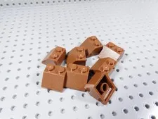 LEGO Lot of 8 Reddish Brown 2x2 Slopes BA