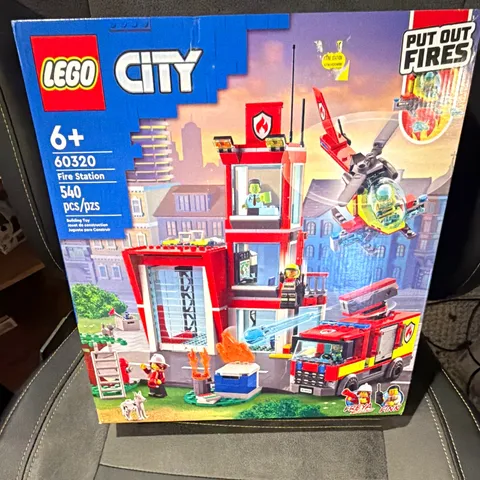 LEGO City Fire Station 60320 Firefighter 540pcs 6+ Brick Separator