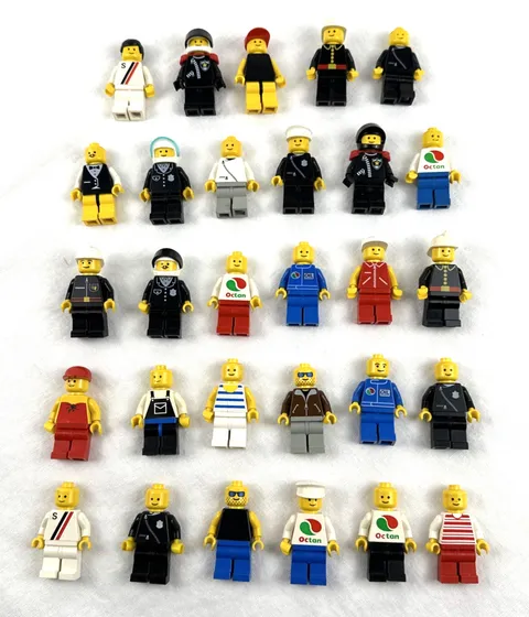 Vintage Lego MiniFigures Lot of 29, Mostly City Town, People, Workers, Free Ship