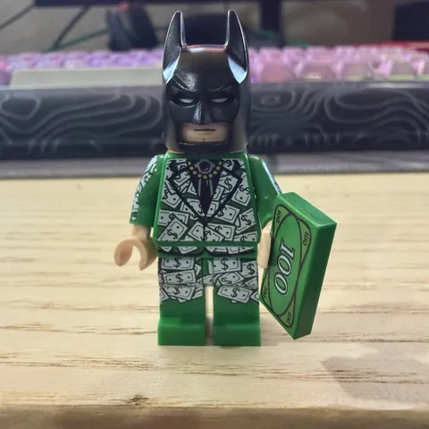 LEGO Dollar Bill Tuxedo Batman Minifigure- Bricktober 2017- Toys R Us Exclusive