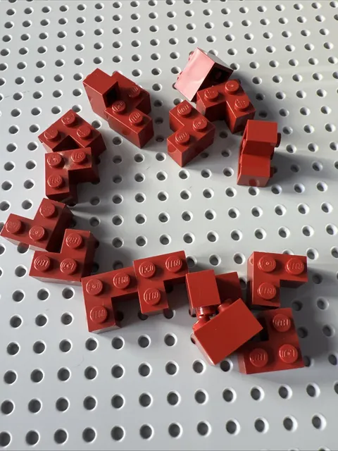 LEGO 2357 Dark Red Brick 2 x 2 Corner - 16 Pieces
