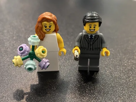 NEW LEGO Bride and Groom Minifigures – Wedding Couple with Bouquet & Ring