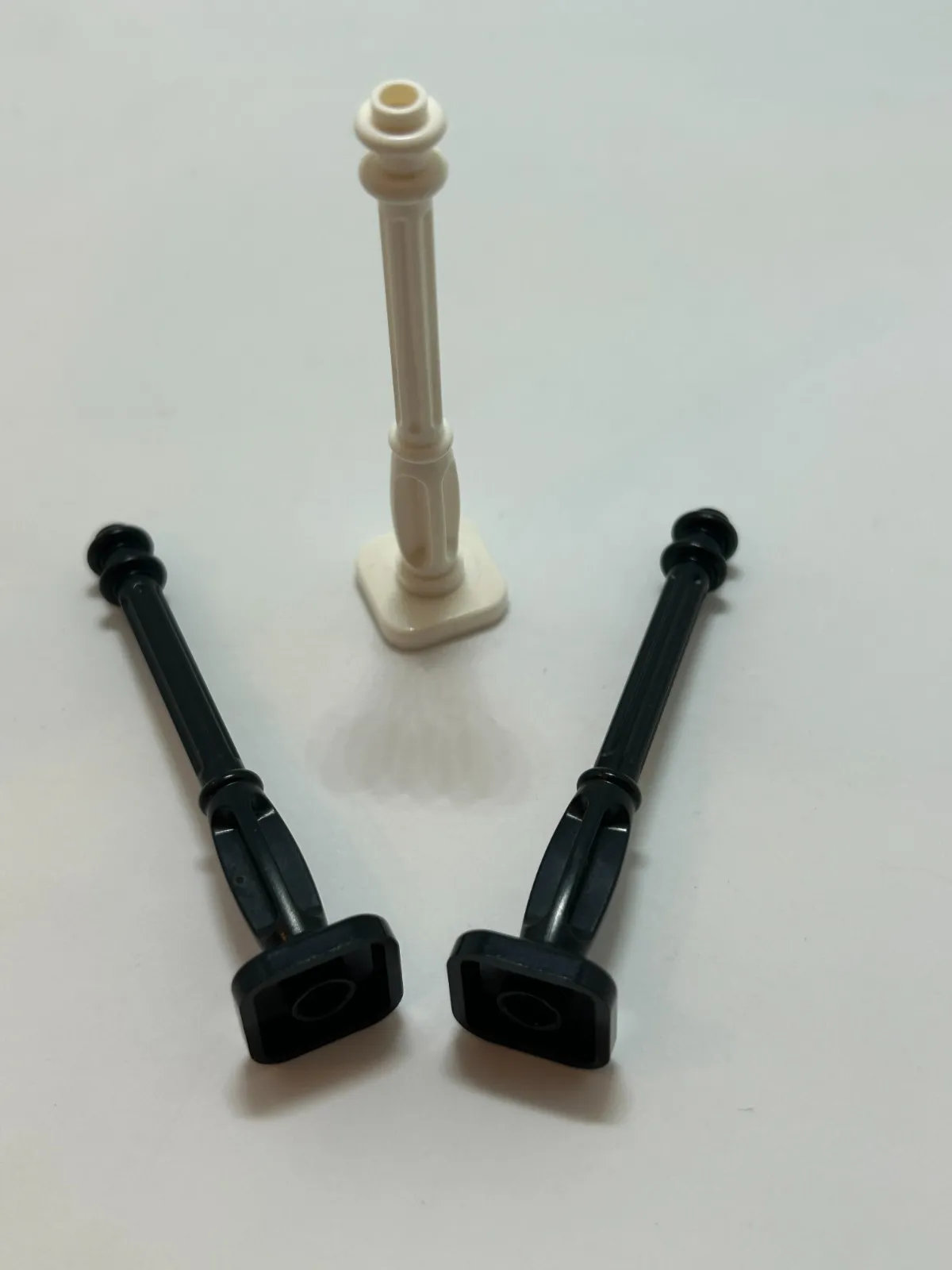 Lego 11062 Lamp Post 2x2x7 w/ 4 Base Flutes (2) black (1) white