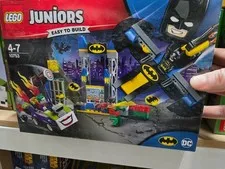 LEGO Juniors 10753 – The Joker Batcave Attack