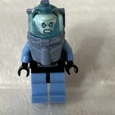 LEGO DC Super Heroes Mr. Freeze Minifigure Medium Blue sh049