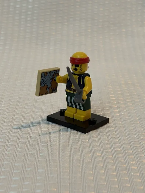 LEGO Series 16 Scallywag Pirate Minifigure # 71013