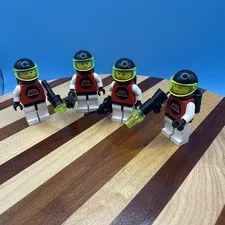 Space LEGO M-Tron x4 Minifigures Various Accessories Vintage 90’s 