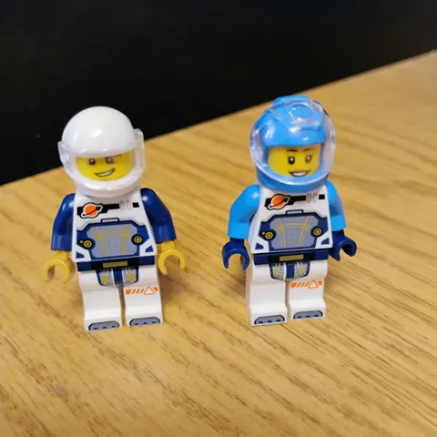 Lego Minifigures CITY SPACE Astronauts LOT (2) cty1692 Blue White Interstellar
