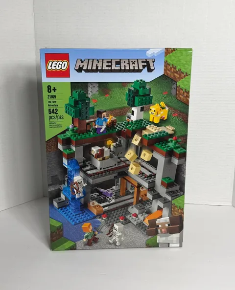LEGO 21169 Minecraft The First Adventure *Retired New in Sealed Box !*
