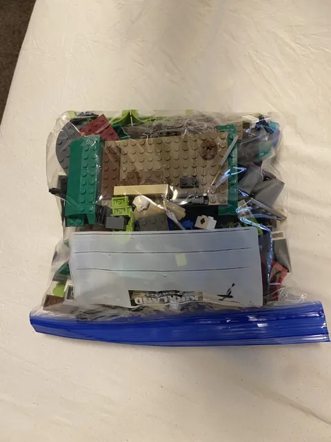 Lego lot (Potentially pieces from Galaxy Squad, The Hobbit, some Bionicle.)
