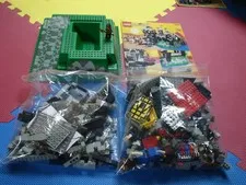 lego castle 6086 black knight's castle with instructions and one extra figure