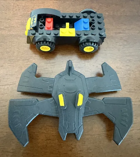Lego Black/Yellow BATMAN Vehicle Car missing parts. FOR PARTS ONLY +extra
