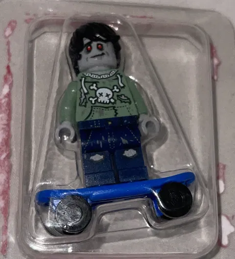 Lego CMF Minifigure Zombie Skateboarder Book Exclusive Skater (col227) New 2015
