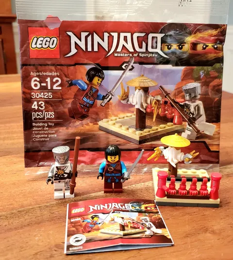 LEGO 30425 Ninjago Master's Training Ground Polybag 100% Complete w Minifigs