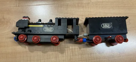 Lego vintage 182 Train Set with Signal with instructions, works perfect