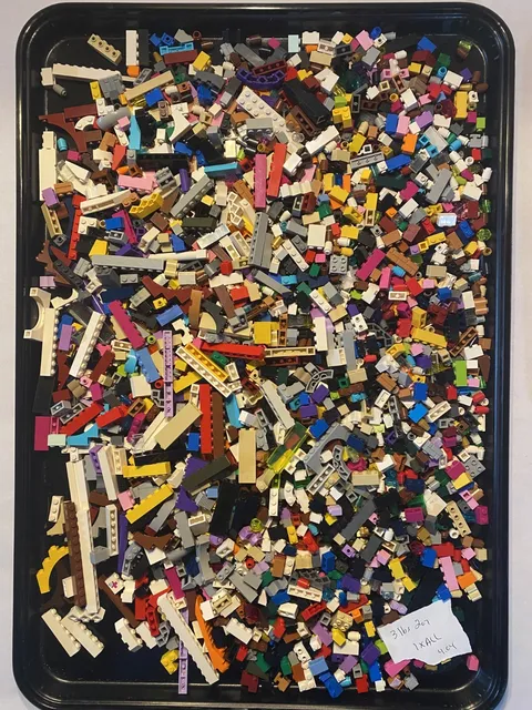 Lego 1X Blocks (Lot 4.04) – Random Selection of Sizes and Colors