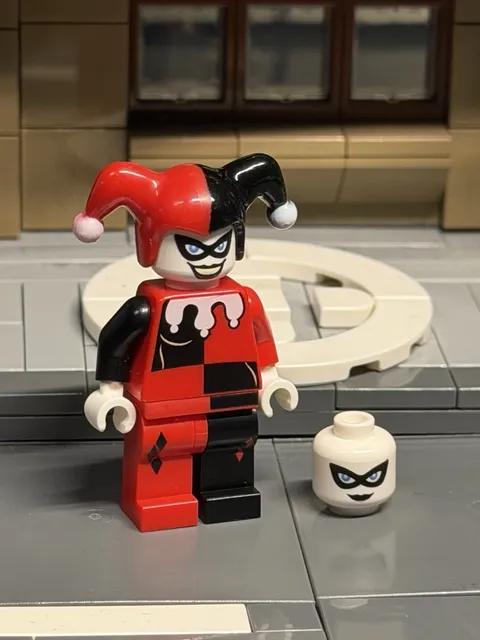 Batman 1 2006 Harley Quinn Custom Minifigure w alt face Bat026 (7886)