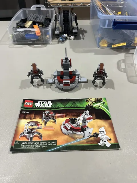 LEGO Star Wars: Clone Troopers Vs. Droidekas (75000) 90% Complete with Manual