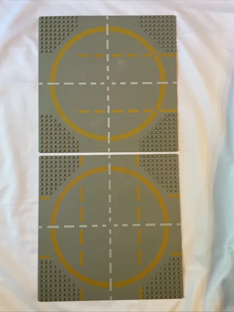 Vintage Two Lego Base Plates Space Moon Landing Pad Circle 32X32 Gray Yellow