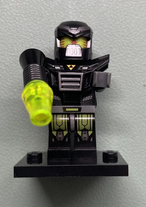 LEGO MINIFIGURES SERIES 11 71002 EVIL MECH - Excellent Condition