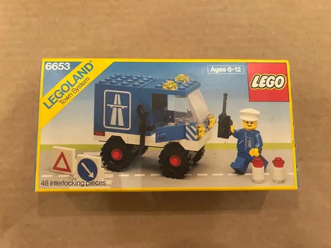 LEGO Town: Highway Emergency Van (6653)-Brand New In Factory Sealed Box