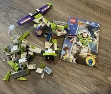 LEGO set 7592 Toy Story Buzz Lightyear parts lot w/ instructions/manual