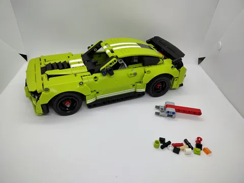 LEGO TECHNIC lime green 42138 Ford Mustang Shelby GT500 set