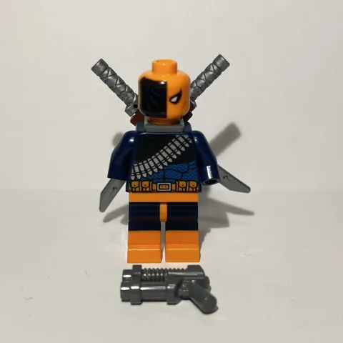LEGO Deathstroke Minifigure sh0194 DC Batman Genuine LEGO No Hands Side Cracked