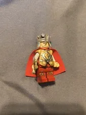 LEGO Minifigure Lion King cas441 Castle Kingdoms 7946 Lion Breastplate Crown