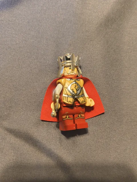 LEGO Minifigure Lion King cas441 Castle Kingdoms 7946 Lion Breastplate Crown