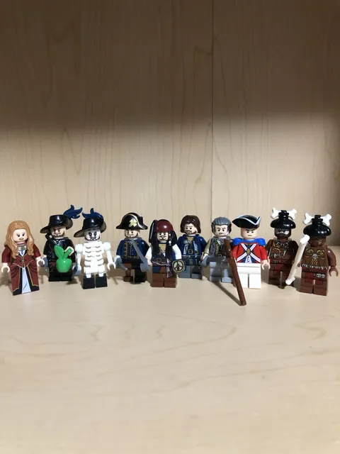 LEGO Pirates of The Caribbean RETIRED Minifigure Lot + Accessories
